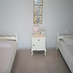 彼得村别墅 *
